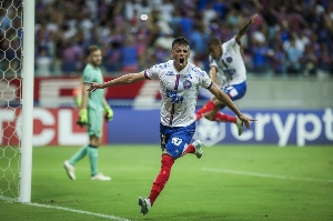 Notícias ogol.com.br - Cruzeiro negocia empréstimo de Lucho Rodríguez