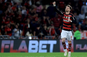 Notícias ogol.com.br - Flamengo rechaça investida do Besiktas por Léo Pereira