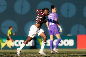 Notícias ogol.com.br - Com uma a menos, Fluminense vence o Bragantino e encurta a distância para o G8 do Brasileirão Feminino