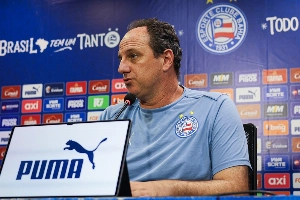 ge - Ceni volta a detonar gramado da Fonte Nova após empate do Bahia: 