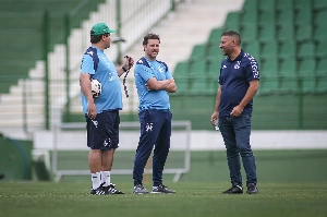 ge - Guarani demite técnico após dois jogos no Paulistão, e Elano assume interinamente