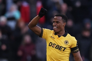 ge - Palmeiras despista, mas mantém conversas por Arias e Almada