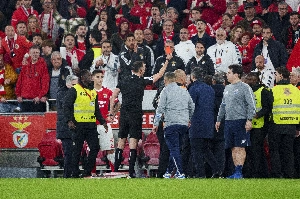 ge - Mourinho é suspenso por um jogo e 11 dias após expulsão no clássico entre Benfica e Porto