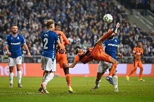 ge - Ex-Flu faz golaço de bicicleta, e Shakhtar vence na Liga Conferência com três gols de brasileiros