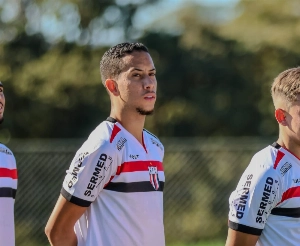 ge - Botafogo-SP renova contrato de Matheus Mineiro, volante do sub-20, até 2028