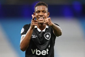 ge - Com provável saída do Botafogo, Danilo quer voltar à Europa e trata Palmeiras como prioridade no Brasil