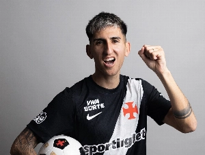 ge - Versatilidade, bola parada e finalização: como Lescano pode ajudar Pedro Emanuel no Vasco