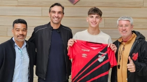 UmDois Esportes: Notícias do esporte paranaense e brasileiro - Filho de Giba sai do Athletico e encerra curta passagem