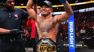 UmDois Esportes: Notícias do esporte paranaense e brasileiro - UFC 328: Joshua Van mantém cinturão com nova vitória polêmica