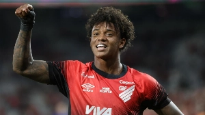 UmDois Esportes: Notícias do esporte paranaense e brasileiro - Venda de Bruninho expõe dilema do Athletico: Petraglia envelheceu ou o clube está sem dinheiro?