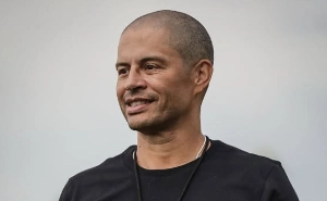 UmDois Esportes: Notícias do esporte paranaense e brasileiro - Time de Alex decola com brilho de atacante europeu