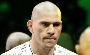 UmDois Esportes: Notícias do esporte paranaense e brasileiro - Alex Poatan deixa oficialmente de ser campeão do UFC