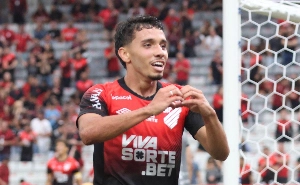 UmDois Esportes: Notícias do esporte paranaense e brasileiro - Drama no hospital: Joia do Athletico desabafa e fala sobre recuperação