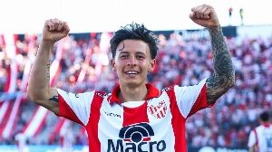 UmDois Esportes: Notícias do esporte paranaense e brasileiro - Coritiba negocia contratação de volante argentino, diz jornalista