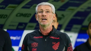 UmDois Esportes: Notícias do esporte paranaense e brasileiro - “Sangue de barata”: Odair Hellmann detona arbitragem de Palmeiras x Athletico