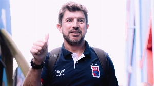 UmDois Esportes: Notícias do esporte paranaense e brasileiro - Após polêmica, Paraná Clube blinda Tcheco com novo contrato