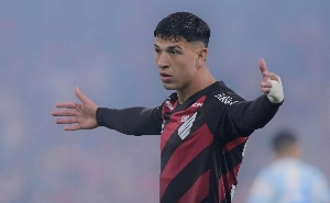 UmDois Esportes: Notícias do esporte paranaense e brasileiro - Expulsão de Esquivel escancara fragilidades do Athletico contra o Grêmio