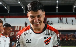 UmDois Esportes: Notícias do esporte paranaense e brasileiro - Athletico se salva no sufoco, mas escancara velho problema