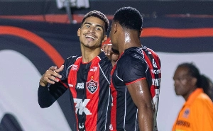 UmDois Esportes: Notícias do esporte paranaense e brasileiro - Vexame! Coritiba é massacrado pelo Vitória e sofre pior derrota do ano