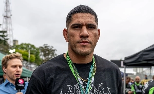 UmDois Esportes: Notícias do esporte paranaense e brasileiro - Poatan surpreende e estreia no cinema em meio à luta histórica no UFC