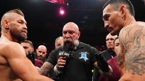 UmDois Esportes: Notícias do esporte paranaense e brasileiro - UFC 329: Max Holloway vence após McGregor sofrer lesão no começo da luta