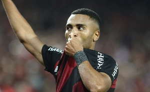 UmDois Esportes: Notícias do esporte paranaense e brasileiro - Athletico embala contra o Internacional e cola no Flamengo no Brasileirão
