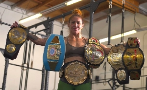 UmDois Esportes: Notícias do esporte paranaense e brasileiro - Cris Cyborg x Ketlen Vieira: onde assistir e horário no PFL