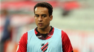 UmDois Esportes: Notícias do esporte paranaense e brasileiro - Jadson, ex-Athletico e Corinthians, é preso suspeito de violência doméstica