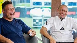UmDois Esportes: Notícias do esporte paranaense e brasileiro - Com técnico ex-Paraná Clube, líder da Série C tem acordo milionário com Ronaldo e Roberto Carlos