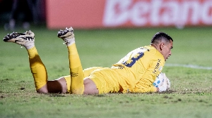 UmDois Esportes: Notícias do esporte paranaense e brasileiro - Em noite de um Santos pecador, Athletico é humilhado pelo Vitória