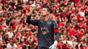 UmDois Esportes: Notícias do esporte paranaense e brasileiro - A sina do Athletico com a volta do ídolo para a despedida. Agora é a vez de Santos