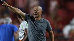 UmDois Esportes: Notícias do esporte paranaense e brasileiro - “Dor de cabeça”: Alex vê problema se agravar e liga alerta na Série B