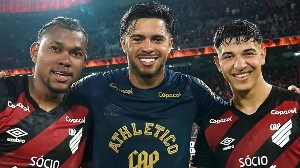 UmDois Esportes: Notícias do esporte paranaense e brasileiro - Limite de estrangeiros faz novo herói do Athletico lutar por vaga entre relacionados