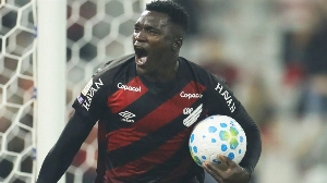 UmDois Esportes: Notícias do esporte paranaense e brasileiro - Viveros, do Athletico, entra na lista dos 10 jogadores mais valiosos do Brasileirão