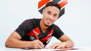 UmDois Esportes: Notícias do esporte paranaense e brasileiro - Com multas milionárias, Athletico assina com cinco jovens campeões sub-17