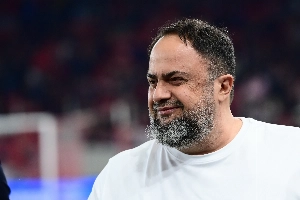 UmDois Esportes: Notícias do esporte paranaense e brasileiro - Paranaense é cotado para cargo executivo em clube de magnata grego