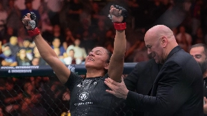 UmDois Esportes: Notícias do esporte paranaense e brasileiro - UFC 332: Brasileira fatura premiação milionária com cinturão, mas é superada por compatriota