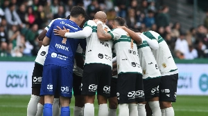 UmDois Esportes: Notícias do esporte paranaense e brasileiro - Em crise e sem técnico, Coritiba recorre a ídolo para missão decisiva no Brasileirão