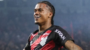 UmDois Esportes: Notícias do esporte paranaense e brasileiro - Torcida aponta “vilão” em tropeço e nova sensação brilha no Athletico