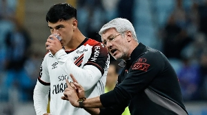UmDois Esportes: Notícias do esporte paranaense e brasileiro - Técnico do Athletico admite fragilidade preocupante: “Está nos tirando a confiança”