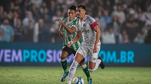 UmDois Esportes: Notícias do esporte paranaense e brasileiro - Volante que esteve na mira do Athletico acerta com clube da Segundona japonesa