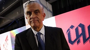  - Petraglia garante que vai renunciar até o fim do ano; antes terá vendido a SAF do Athletico