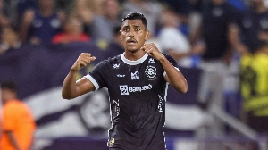 UmDois Esportes: Notícias do esporte paranaense e brasileiro - Artilheiro da Série B, ex-Athletico entra na mira de gigante do Brasileirão
