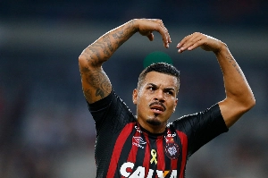  - Ex-lateral de Athletico e Coritiba é preso por dívida de pensão alimentícia