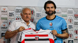 UmDois Esportes: Notícias do esporte paranaense e brasileiro - Ex-Coritiba, Léo Gamalho está perto de entrar para a história