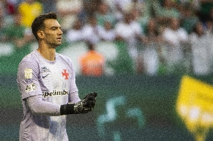 ge - Léo Jardim lamenta vacilos do Vasco nos três gols do Palmeiras em 10 minutos: 