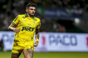 ge - Sport melhora proposta por Tiquinho Soares e avança nas negociações com o atacante