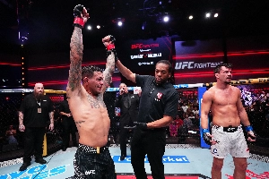 ge - UFC: Diego Ferreira domina americano e vence por pontos