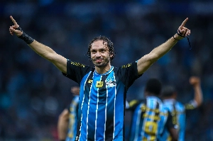 ge - Trio de reforços de R$ 8 milhões do Grêmio se firma no time titular e é decisivo em reação
