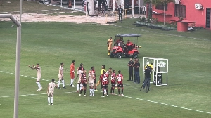 ge - Vitória x Jacuipense: Caíque Gonçalves é expulso com 15 minutos de jogo